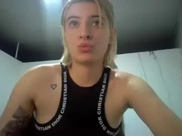Bella_thorne1999  live sex cam