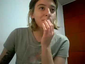 Bella_thorne1999  live sex cam