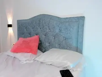 Chloe_joness1_  live sex cam