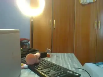 Honey_beb  live sex cam