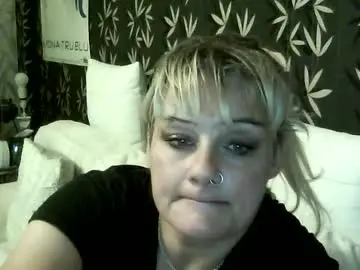Jakkilouise  live sex cam