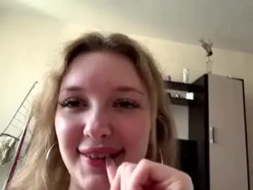 Kenafetner  live sex cam