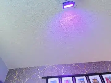 Monserrat_girl  live sex cam