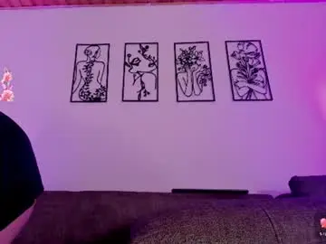 Aura_qs  live sex cam