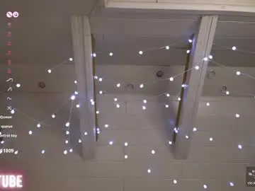 Bustytube  live sex cam