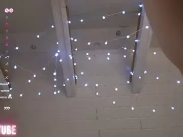 Bustytube  live sex cam