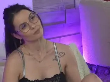 Glamourousmom  live sex cam