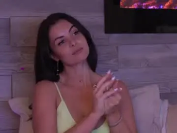 Glamourousmom  live sex cam