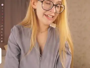 Maybellebyone  live sex cam