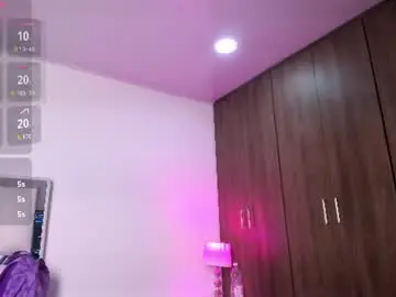 Milaqueen19  live sex cam
