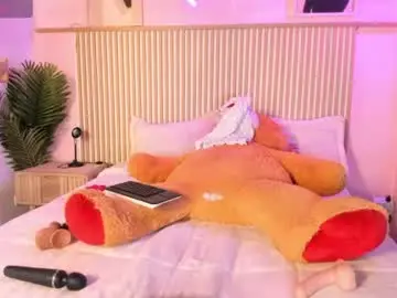 Milu_blossom  live sex cam