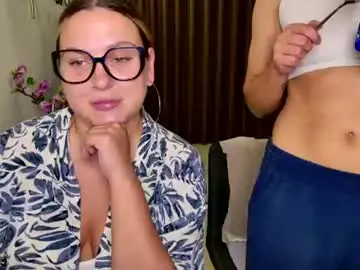 Chloe_x_  live sex cam