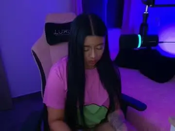 Geminis11  live sex cam