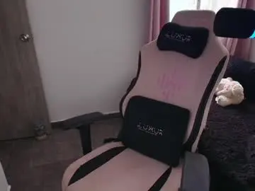 Geminis11  live sex cam