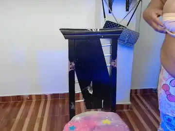 Hornyboobs18  live sex cam