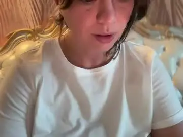 Kiradivine  live sex cam