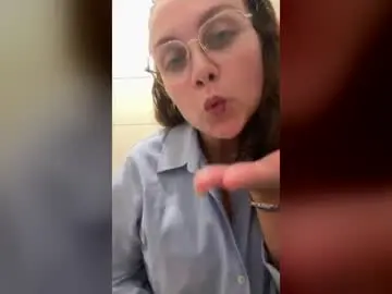 Lily_bloom97  live sex cam