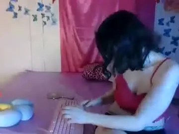 Lunaquinn45  live sex cam