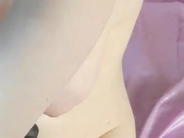 Lunaquinn45  live sex cam