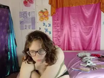 Lunaquinn45  live sex cam
