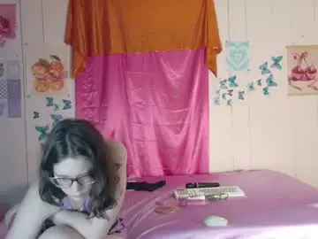 Lunaquinn45  live sex cam