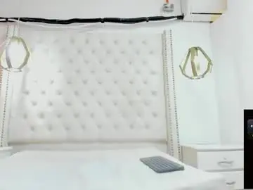 Salomee_stone  live sex cam