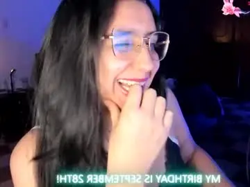 Tellme_maddie  live sex cam