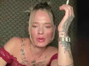 Vinique99  live sex cam