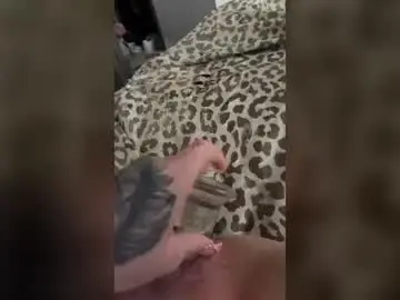 Creamylele  live sex cam