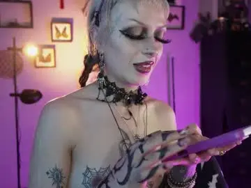 Insania_999  live sex cam