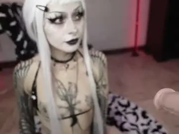 Insania_999  live sex cam