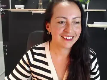 Lauryn_jones  live sex cam
