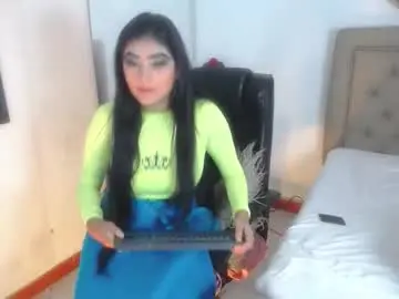 Lucy_villa  live sex cam