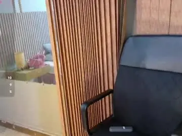 Nikkiadamsz  live sex cam