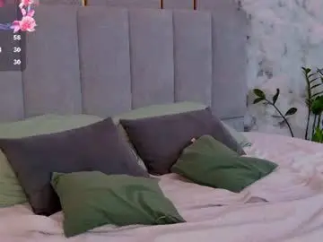 West_vivvi  live sex cam