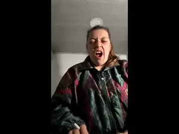 Ezlngirl  live sex cam