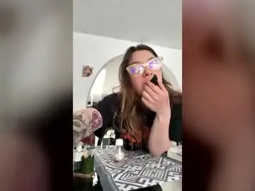 Ezlngirl  live sex cam
