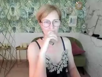 Paris_cherry  live sex cam
