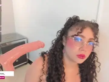 Antonellepiercee  live sex cam
