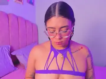 Antonellepiercee  live sex cam