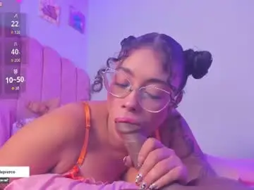 Antonellepiercee  live sex cam
