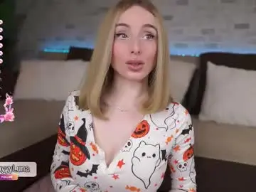 Babyyyluna  live sex cam