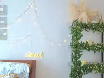 Minnietammy  live sex cam