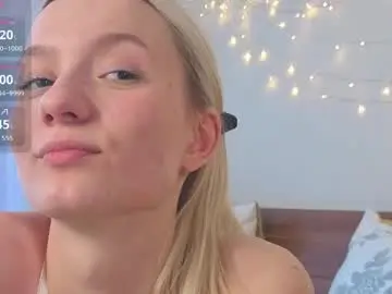 Minnietammy  live sex cam