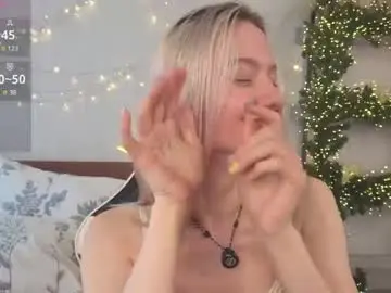 Minnietammy  live sex cam