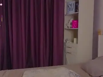 Minnietammy  live sex cam