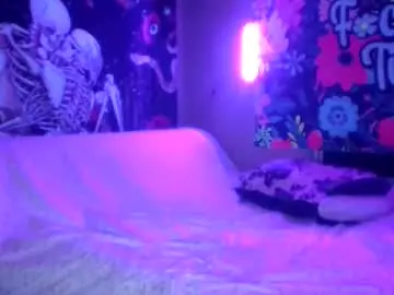 Okiestar69  live sex cam