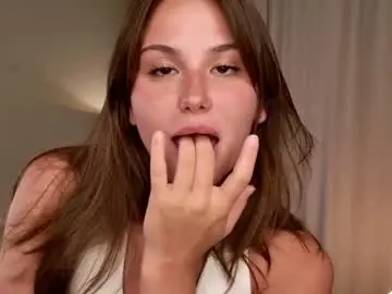 Emilia_dream  live sex cam