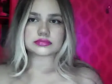 Honeeyhanna  live sex cam