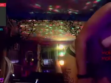 Juicyjayxxx69  live sex cam